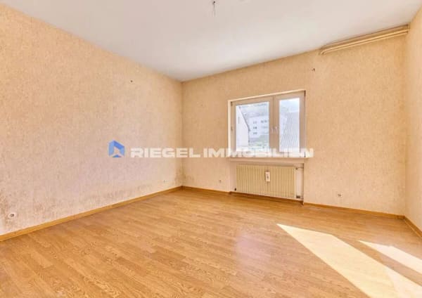 Immobilie in Birkenau - Sie hier? Wir auch! TOP-Lage, Einfamilienhaus mit Einliegerwohnung, großer Terrasse und zwei Garagen - Bild 4