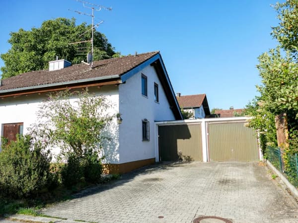Immobilie in Zangberg - EFH mit Doppelgarage - gute Grundsubstanz ideal für Heim-/Handwerker - - Bild 2