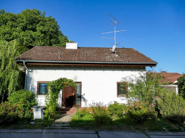 Immobilie in Zangberg - EFH mit Doppelgarage - gute Grundsubstanz ideal für Heim-/Handwerker - - Bild 3