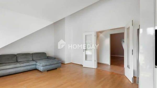 Immobilie in Unterföhring - Stilvolle Wohnung im dritten Obergeschoss mit EBK, Balkon, Tiefgarage und Aufzug in Unterföhring - Bild 3