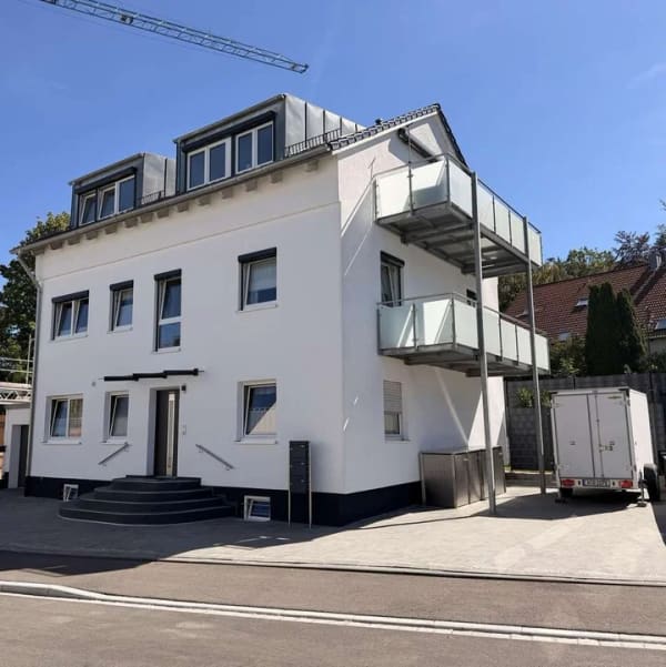 Immobilie in Aystetten - Mehrfamilienhaus mit 3 Wohneinheiten in Aystetten - Eigennutzung oder Vermietungsmöglichkeiten - Bild 0