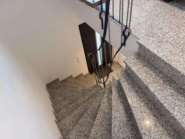 Immobilie in Aystetten - Mehrfamilienhaus mit 3 Wohneinheiten in Aystetten - Eigennutzung oder Vermietungsmöglichkeiten - Bild 3