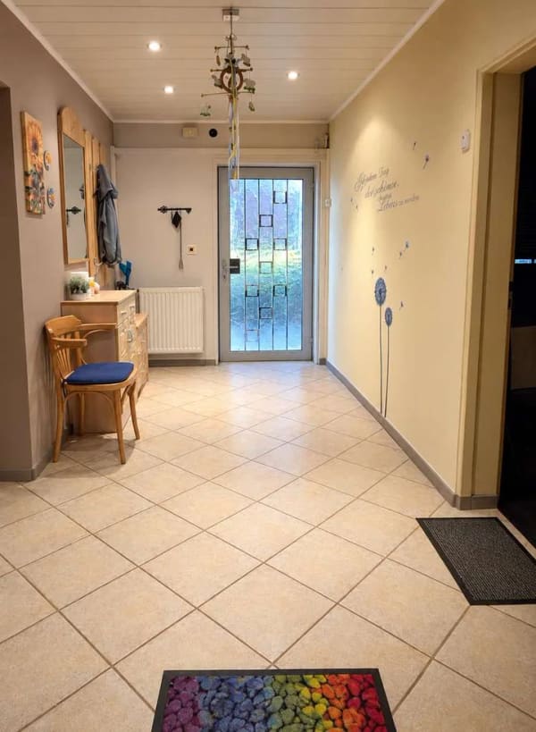 Immobilie in Gartz (Oder) - Großzügiges Einfamilienhaus mit massivem Pool, Tiefgarage und 776 m² Grundstück - Bild 2