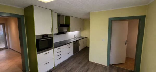 Immobilie in Gartz (Oder) - Großzügiges Einfamilienhaus mit massivem Pool, Tiefgarage und 776 m² Grundstück - Bild 4