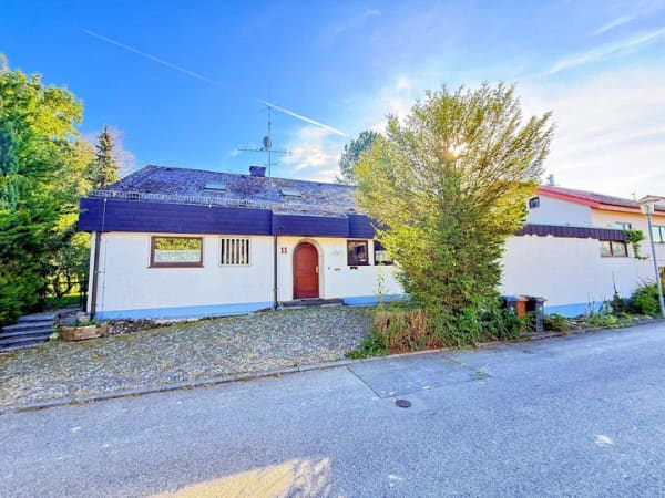 Immobilie in Meersburg - Privatsphäre mit Seesicht: Einfamilienhaus Meersburg - Bild 0