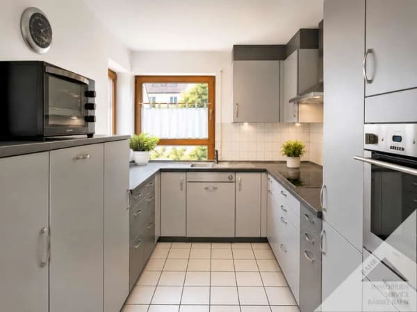 Immobilie in Gäufelden - Großzügige 4-Zimmer-Wohnung in ruhiger Lage von Öschelbronn  - Bild 2