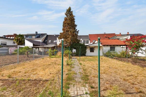 Immobilie in Oberhausen-Rheinhausen - Viel Raum zum Leben und Gestalten - Ein-Zweifamilienhaus mit großem Garten in Oberhausen-Rheinhausen - Bild 4