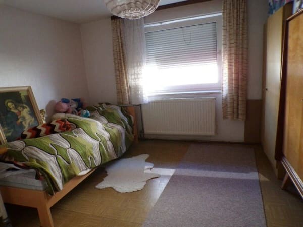 Immobilie in Ichenhausen - Ichenhausen: Sanierungsbedürftiges Einfamilienhaus mit Garage und "Stadel"! - Bild 3