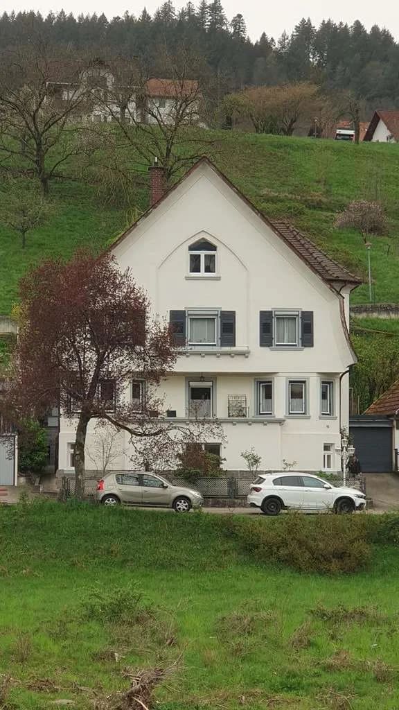 Immobilie in Weisenbach - 95 m² Wohnung inkl. DG Einliegerwohnung in einem 2-Fam. Haus - Bild 0