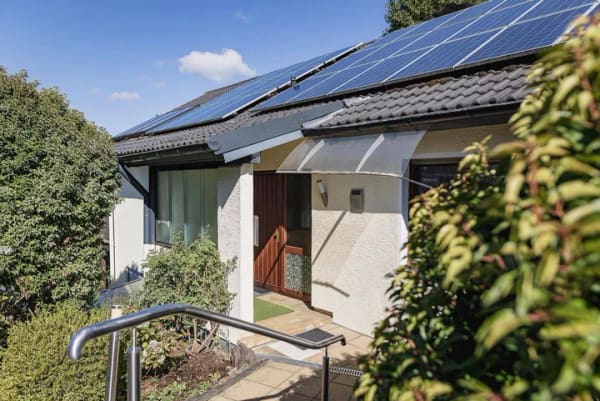 Immobilie in Breckerfeld - Großzügiges Einfamilienhaus mit Einliegerwohnung, ausgebautem Dachgeschoss und moderner Energietechnik - Bild 2