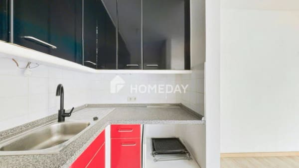 Immobilie in Stahnsdorf - Sofort verfügbar: Stilvolle Erdgeschosswohnung mit sonniger Terrasse und eigenem Stellplatz - Bild 1
