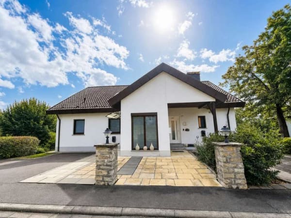 Immobilie in Wiesentheid - Hochwertiges kernsaniertes Zweifamilienhaus - Einfamilienhaus in Untersambach - Wiesentheid - Top Ka - Bild 0