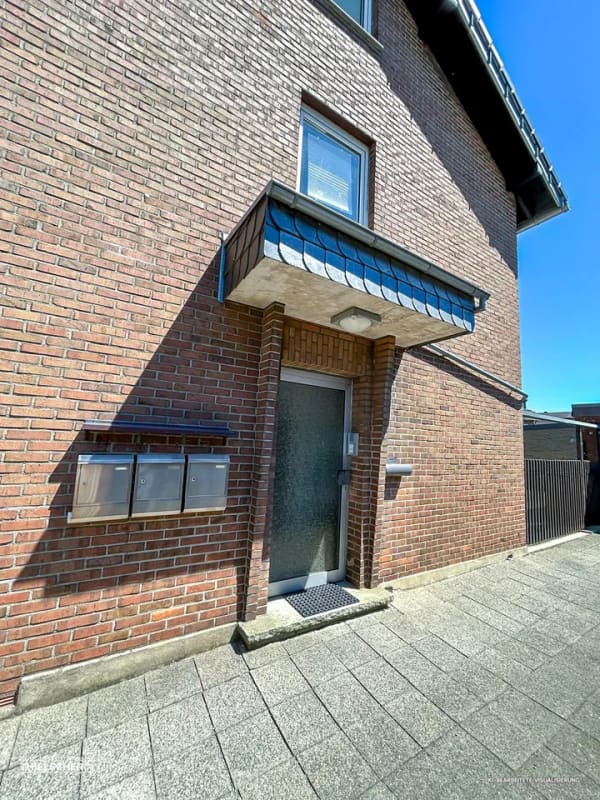 Immobilie in Baesweiler - Rechte Doppelhaushälfte als Mehrfamilienhaus in guter Wohnlage von Baesweiler - Bild 2