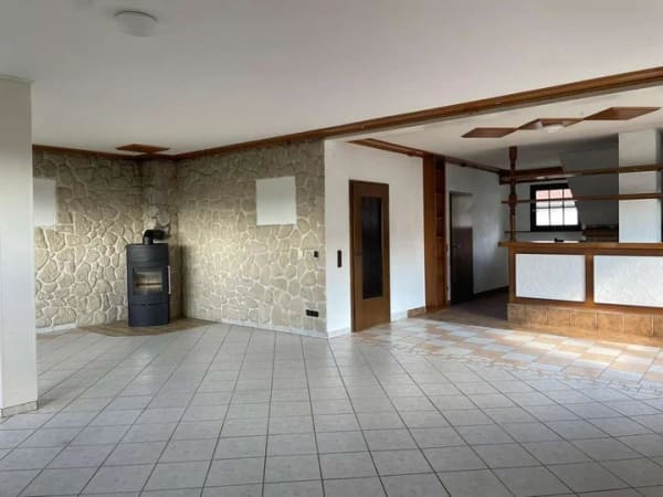Immobilie in Sankt Wendel - Großzügige 120 m² Dachgeschosswohnung mit Kamin in St. Wendel-Bliessen/ Carport/Küche - Bild 4