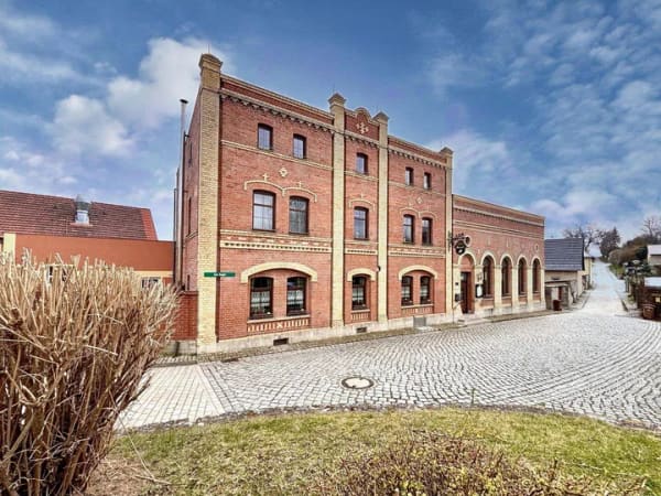 Immobilie in Freyburg (Unstrut) - Immobilie mit Galeriecharakter und vielseitigem Entwicklungspotenzial in traumhafter Lage - Bild 1