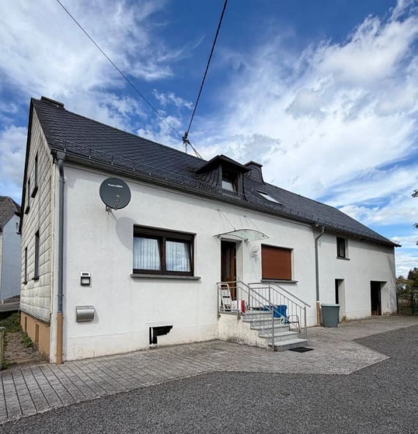 Immobilie in Jucken - Gepflegtes Einfamilienhaus zum fairen Preis mit großem Grundstück und vielseitigen Nutzungsmöglichkeiten - Bild 1