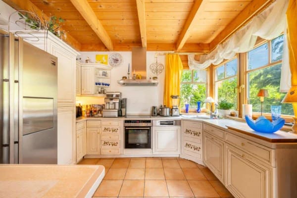 Immobilie in Anzing - AIGNER - Einfamilienhaus im Landhausstil mit traumhaftem Blick ins Grüne - Bild 4