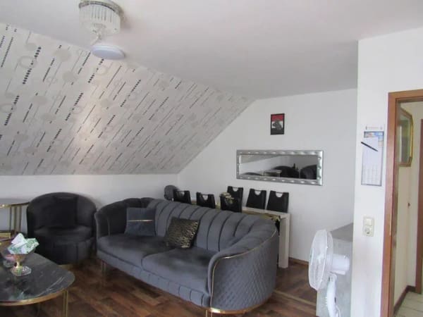 Immobilie in Hachenburg - TOPLAGE: Großzügige 4-Zimmer-DG-Wohnung auf 2 Ebenen und Außenstellplatz! - Bild 0