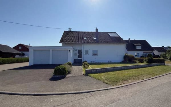 Immobilie in Achstetten - Ein-/Zweifamilienhaus mit Sanierungsbedarf und Entwicklungschancen in Oberholzheim zu verkaufen! - Bild 0