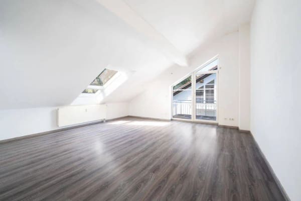 Immobilie in Wartenberg - Attraktive 2-Zimmer-Dachgeschosswohnung mit zwei Balkonen und herrlichem Ausblick - Bild 2