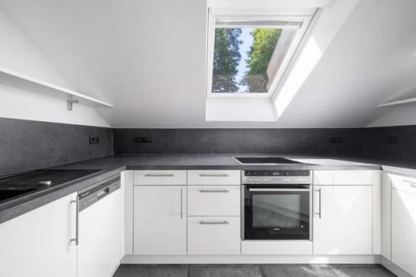 Immobilie in Wartenberg - Attraktive 2-Zimmer-Dachgeschosswohnung mit zwei Balkonen und herrlichem Ausblick - Bild 3