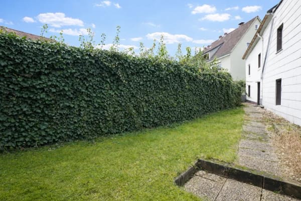 Immobilie in Iserlohn - Ca. 306 m² großes Zweifamilienhaus mit viel Potenzial, 6 Garagen zzgl. Halle in IS-Letmathe - Bild 3