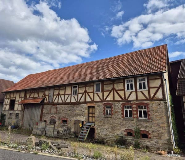 Immobilie in Knüllwald - ***Mietkauf - Restbauernhof für Renovierer mit sehr viel Lagermöglichkeit oder Hebebühne  in Knüllwald-Oberbeisheim zu verkaufen*** - Bild 1