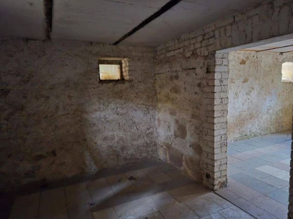 Immobilie in Knüllwald - ***Mietkauf - Restbauernhof für Renovierer mit sehr viel Lagermöglichkeit oder Hebebühne  in Knüllwald-Oberbeisheim zu verkaufen*** - Bild 2