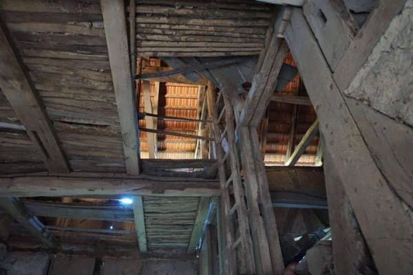 Immobilie in Knüllwald - ***Mietkauf - Restbauernhof für Renovierer mit sehr viel Lagermöglichkeit oder Hebebühne  in Knüllwald-Oberbeisheim zu verkaufen*** - Bild 4