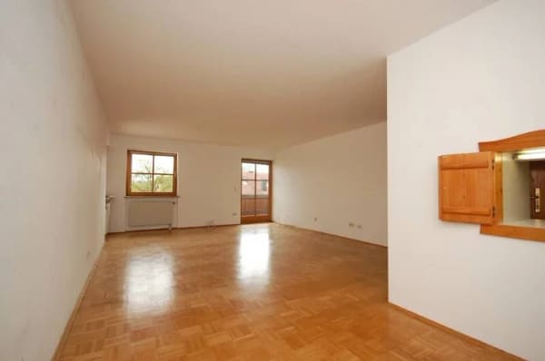Immobilie in Feldkirchen-Westerham - Charmante, lichtdurchflutete 3-Zimmer-Wohnung im Herzen von Feldkirchen-Westerham - Bild 0