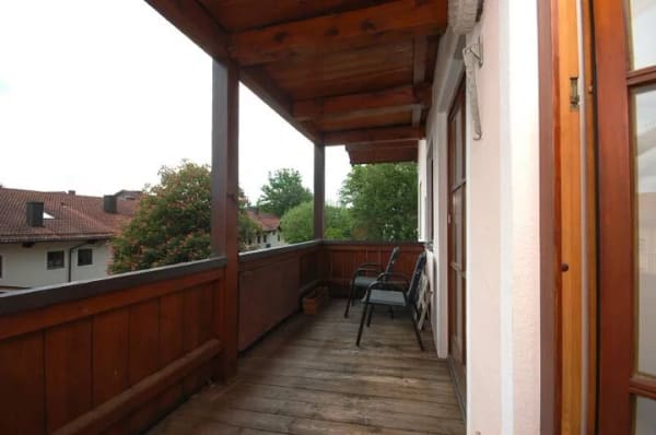 Immobilie in Feldkirchen-Westerham - Charmante, lichtdurchflutete 3-Zimmer-Wohnung im Herzen von Feldkirchen-Westerham - Bild 2