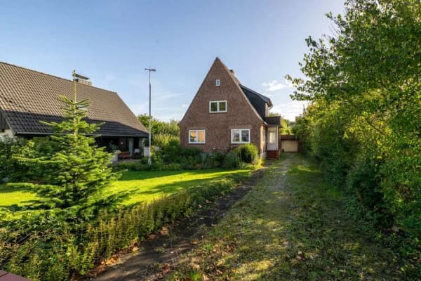 Immobilie in Glücksburg - Glücksburg: Klinkerhaus mit Gestaltungspotenzial für handwerklich versierte Käufer - Bild 0