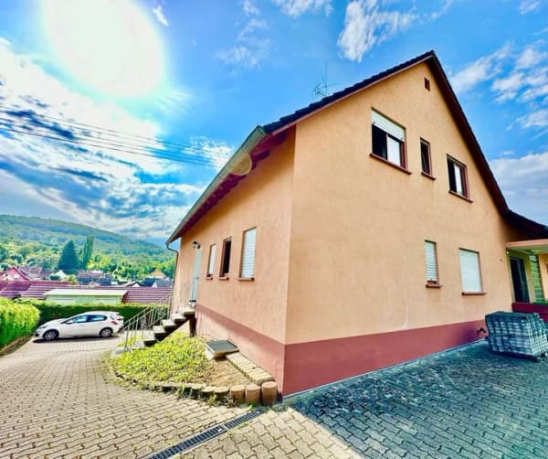 Immobilie in Herbolzheim - Mehrfamilienhaus mit 3 Wohneinheiten & weitläufigem Grundstück in Herbolzheim - Broggingen - Bild 1