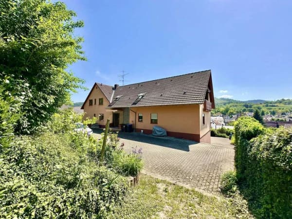 Immobilie in Herbolzheim - Mehrfamilienhaus mit 3 Wohneinheiten & weitläufigem Grundstück in Herbolzheim - Broggingen - Bild 3