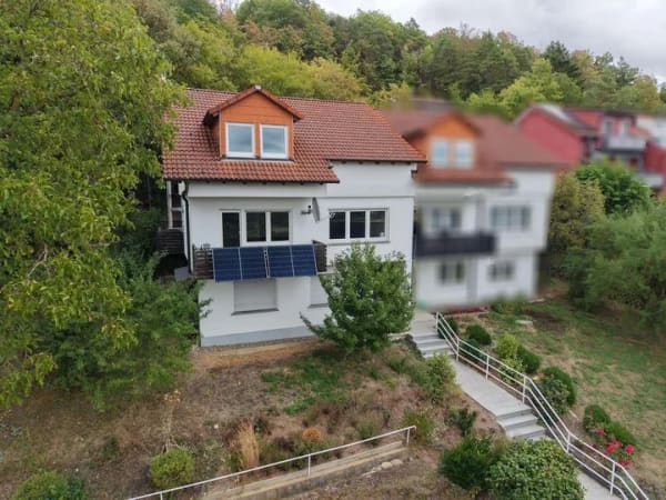 Immobilie in Lauda-Königshofen - Doppelhaushälfte in Königshofen
am Turmberg - kurzfristig verfügbar - Bild 1