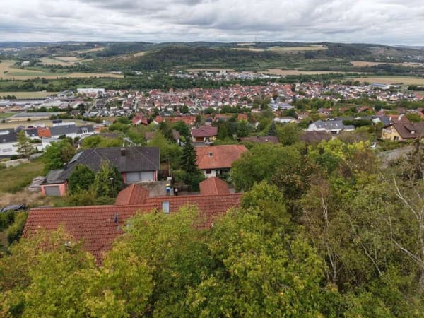 Immobilie in Lauda-Königshofen - Doppelhaushälfte in Königshofen
am Turmberg - kurzfristig verfügbar - Bild 4