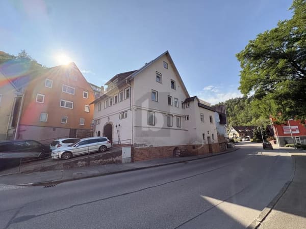 Immobilie in Wildberg - RENDITECHANCE MIT DACHTERRASSE und POTENZIAL - Bild 0
