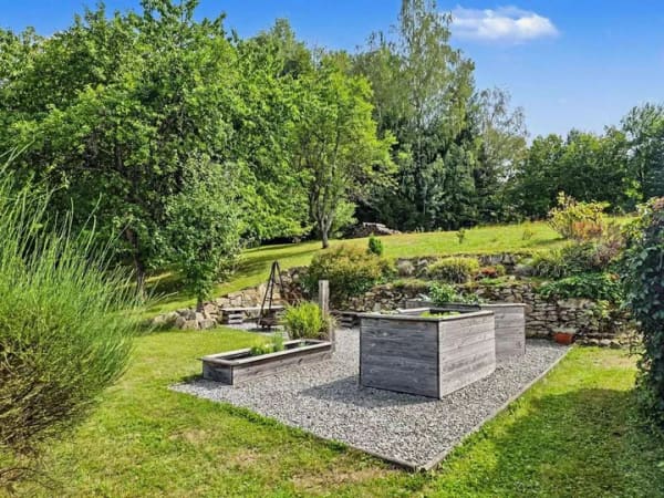 Immobilie in Fürstenstein - Einzigartiges Idyll für Großfamilien: Gepflegtes Zweifamilienhaus auf ca. 9.700 m² Traumgrundstück - Bild 3