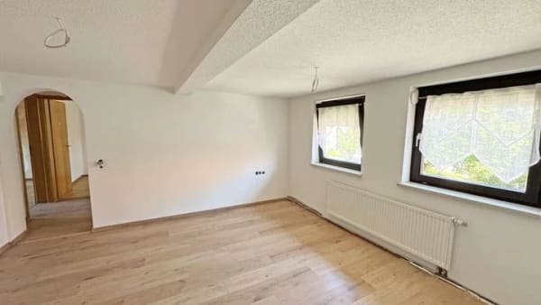 Immobilie in Gomadingen - Ein Zuhause mit vielen Räumen für die Familie mit Hobbys - Bild 3