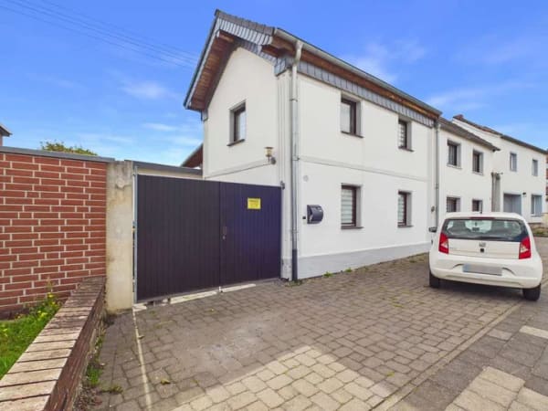 Immobilie in Weilerswist - Weilerswist-Lommersum,  Einfamilienhaus mit Einliegerwohnung,  Garten, Innenhof - Bild 0