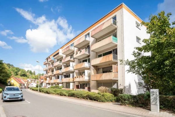 Immobilie in Winnweiler - 2-Zimmer-Wohnung mit Südwestbalkon & Garage - Bild 0