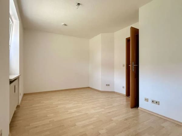 Immobilie in Traunstein - Gut geschnittene 3-Zimmer-Erdgeschosswohnung  - Bild 3