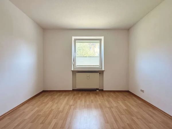 Immobilie in Traunstein - Gut geschnittene 3-Zimmer-Erdgeschosswohnung  - Bild 4