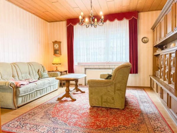 Immobilie in Bedburg - Bestehender Charme sucht neue Ideen - gestalten Sie Ihr neues Zuhause - Bild 1
