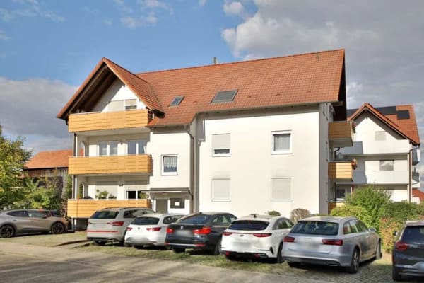 Immobilie in Hatzenbühl - Gepflegte 2-Zimmer-Wohnung mit Balkon in Hatzenbühl – vermietet und ideal für Kapitalanleger - Bild 0