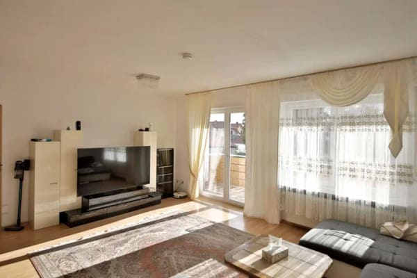 Immobilie in Hatzenbühl - Gepflegte 2-Zimmer-Wohnung mit Balkon in Hatzenbühl – vermietet und ideal für Kapitalanleger - Bild 2