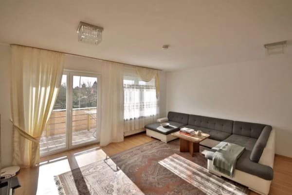 Immobilie in Hatzenbühl - Gepflegte 2-Zimmer-Wohnung mit Balkon in Hatzenbühl – vermietet und ideal für Kapitalanleger - Bild 3