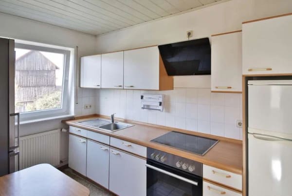 Immobilie in Hatzenbühl - Gepflegte 2-Zimmer-Wohnung mit Balkon in Hatzenbühl – vermietet und ideal für Kapitalanleger - Bild 4