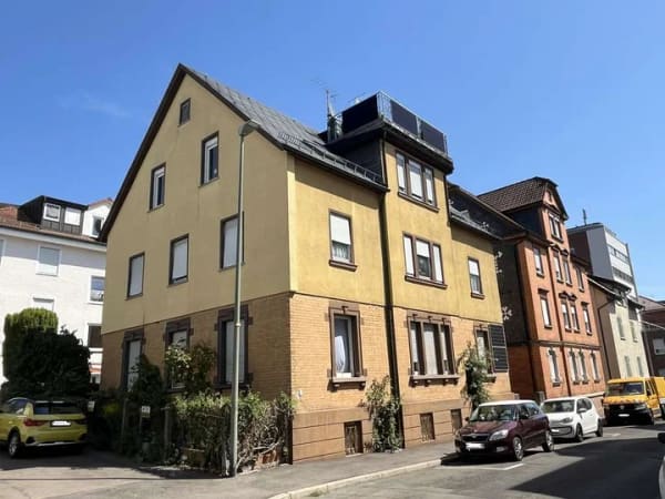 Immobilie in Göppingen - Schöne 4-Zimmer-Dachgeschosswohnung in zentraler Lage von Göppingen  und sehr geringen Nebenkosten! - Bild 0