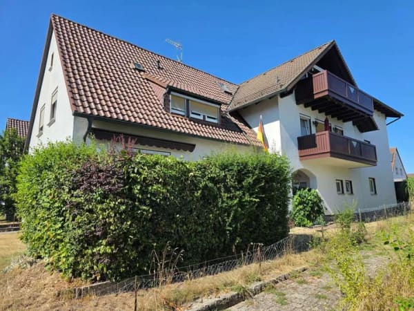 Immobilie in Rödental - Die ganze Familie unter einem Dach - Großzügiges Mehrfamilienhaus mit 3 Garagen - Bild 1